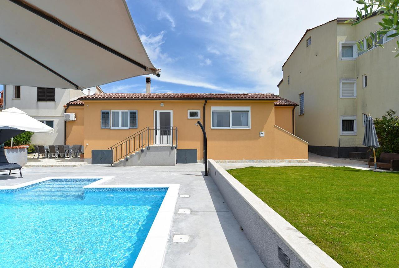 House Dragan 1231 Villa พูลา ภายนอก รูปภาพ