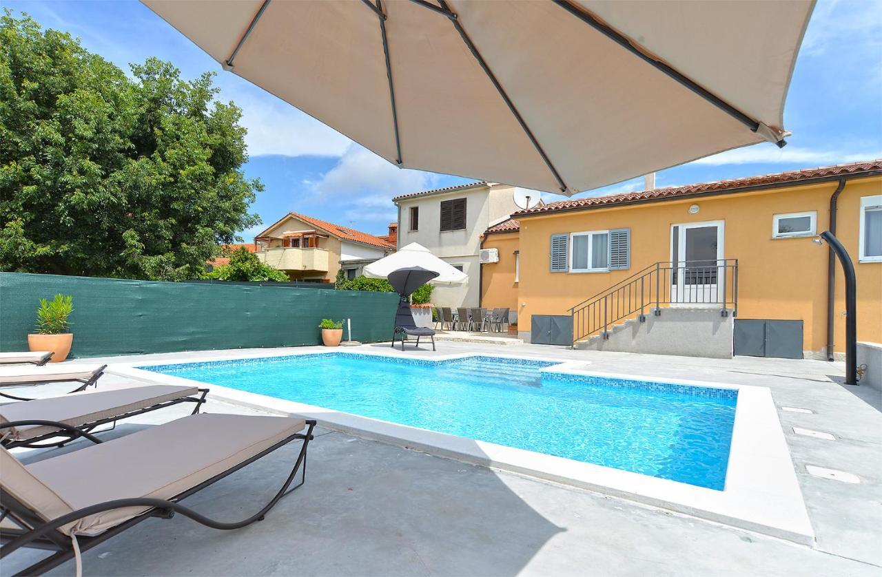 House Dragan 1231 Villa พูลา ภายนอก รูปภาพ