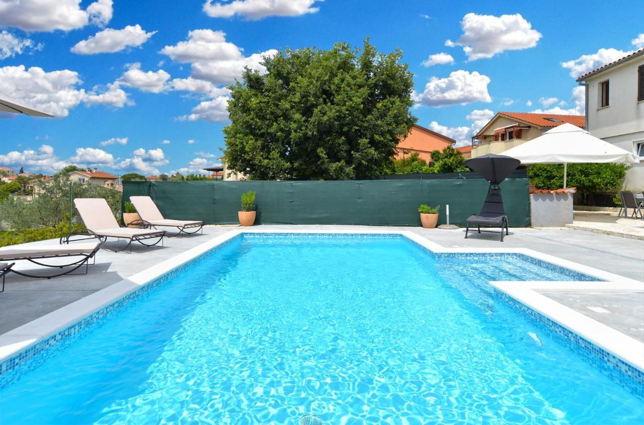 House Dragan 1231 Villa พูลา ภายนอก รูปภาพ