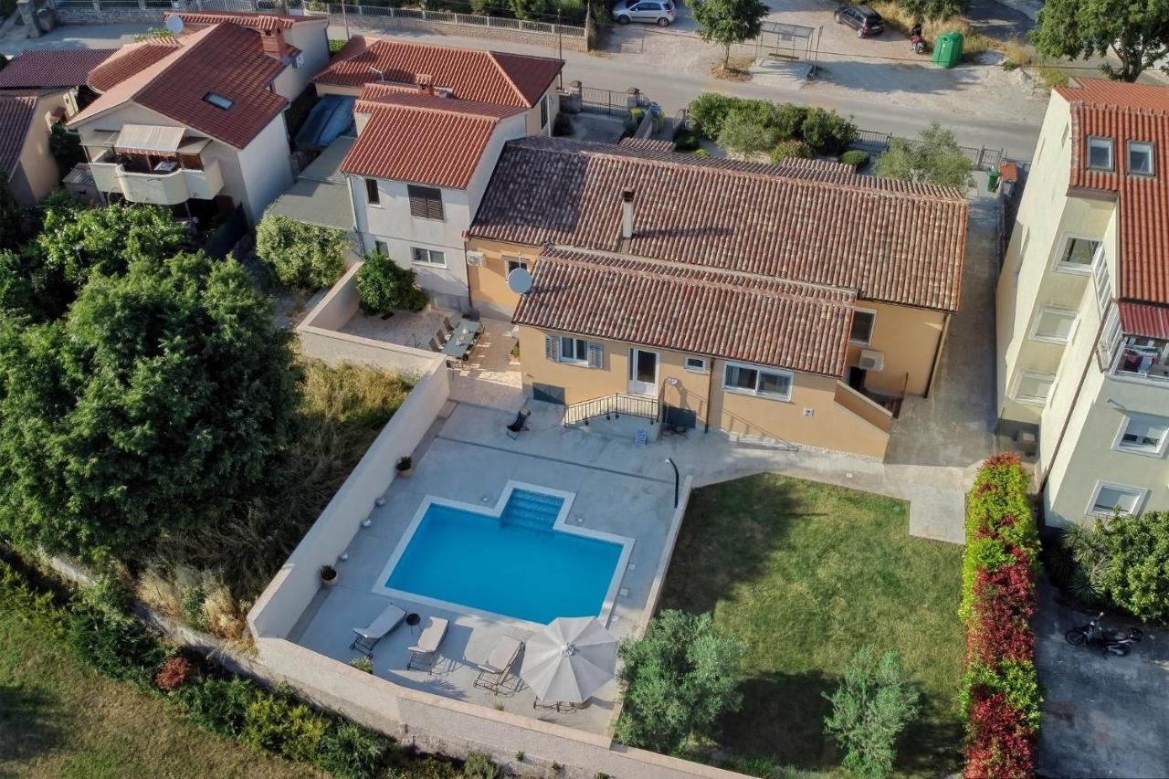 House Dragan 1231 Villa พูลา ภายนอก รูปภาพ
